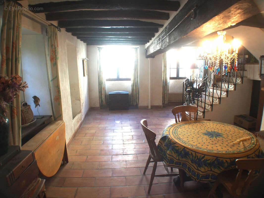 Maison à BEYNES