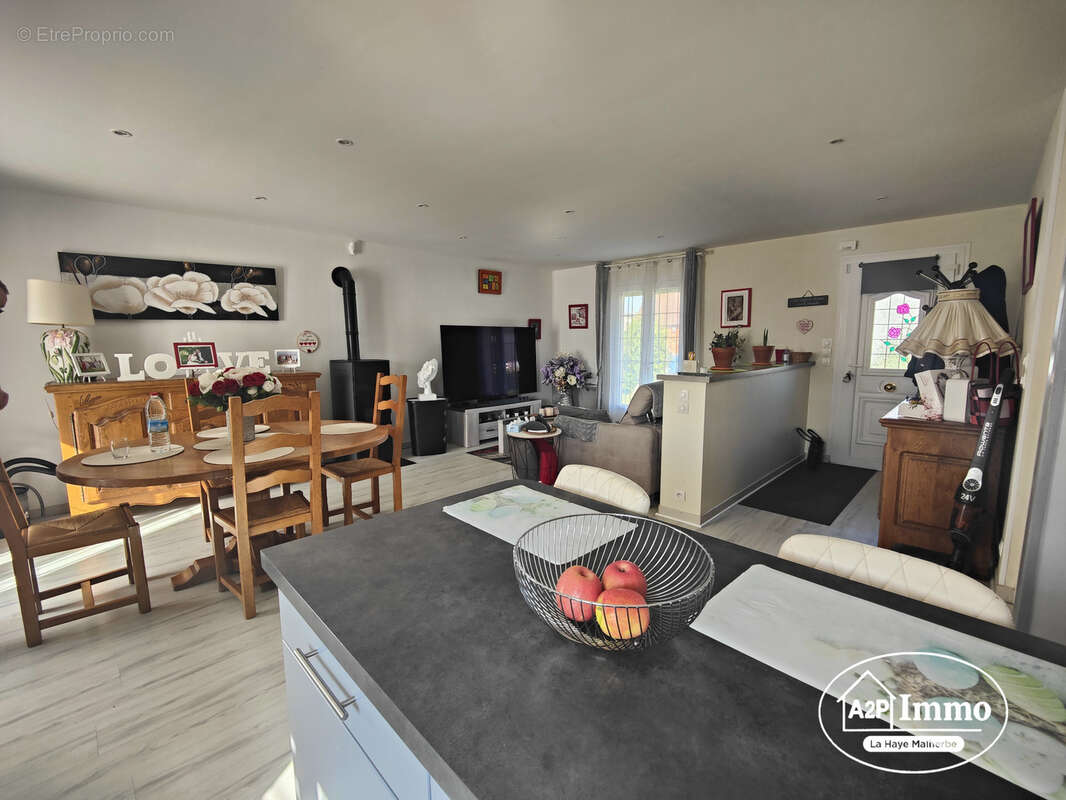 Maison à LA HAYE-MALHERBE