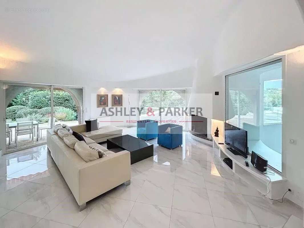 Maison à MOUANS-SARTOUX