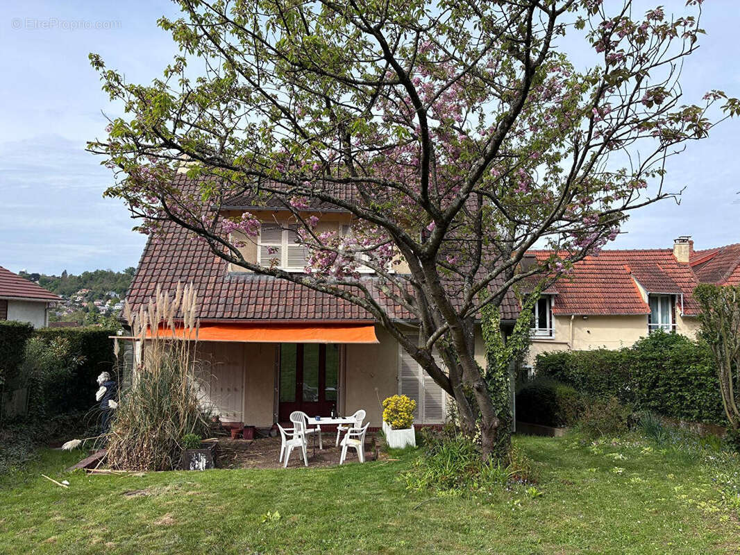 Maison 6 pièces VILLEBON SUR YVETTE 131.41m² avec jardin et dépendance - photo 2