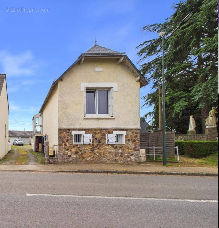 Photo 1 - Maison à CORDEMAIS