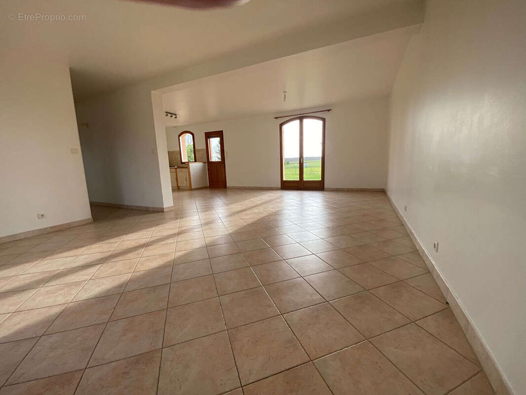 Maison à SAINT-LUPERCE