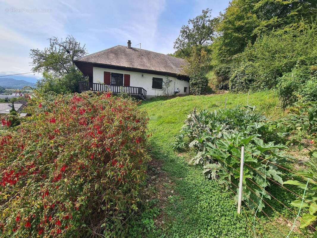 Maison 96 m² à Aiton  - photo 12