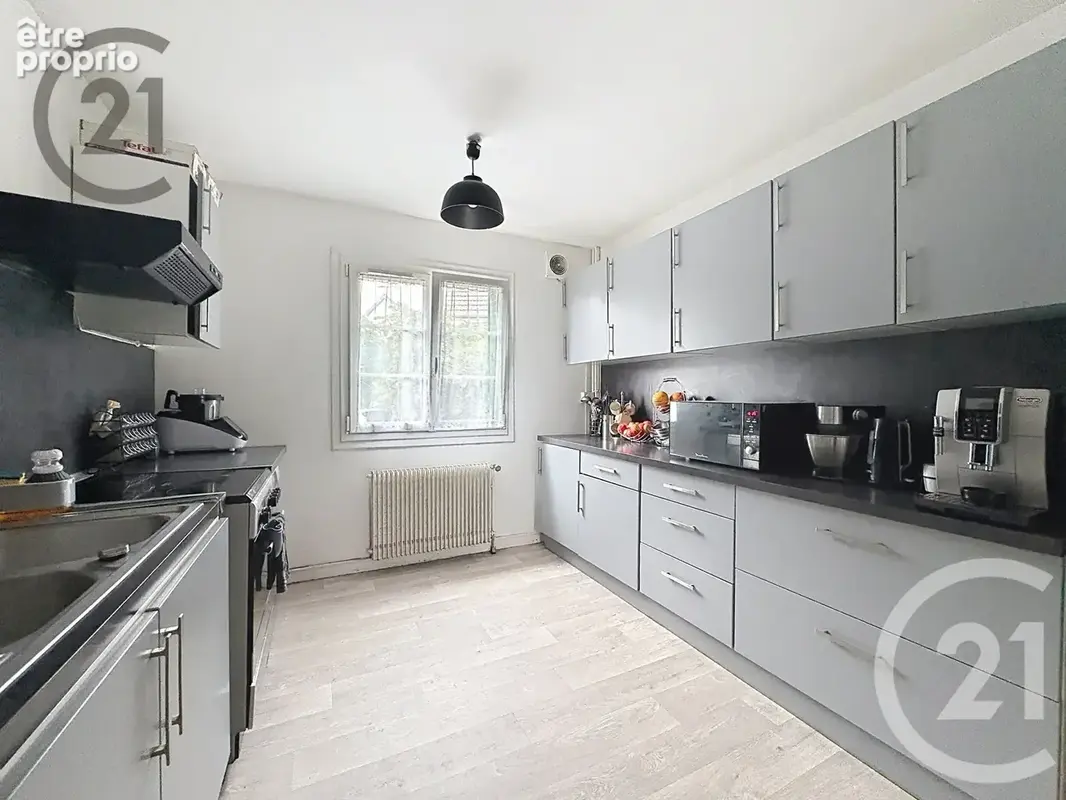 Maison 6 pièces 110 m² à vendre à Brie-Comte-Robert (77170) - photo 5
