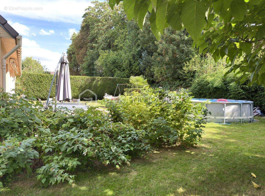 Maison à CHAUCONIN-NEUFMONTIERS