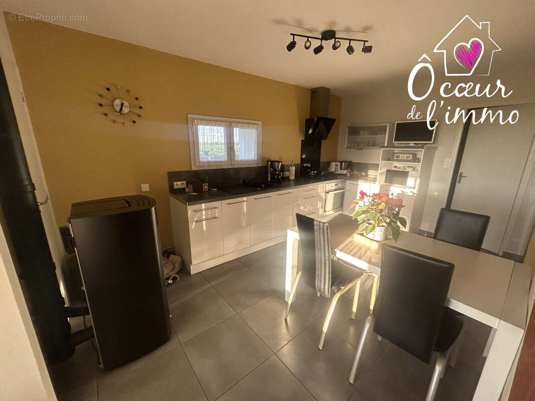 Maison à SAINT-CHRISTOPHE-DU-BOIS