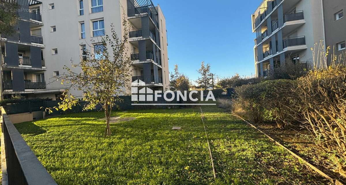 Appartement à DECINES-CHARPIEU