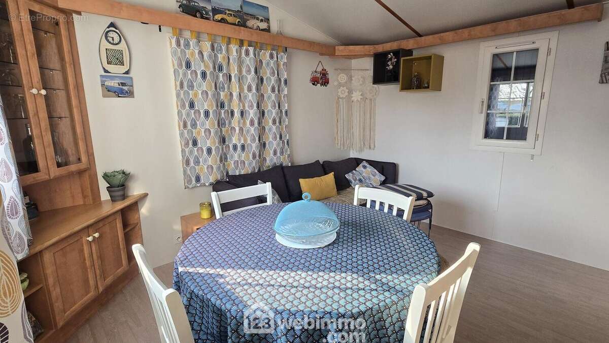 Séjour salon - Maison à TALMONT-SAINT-HILAIRE