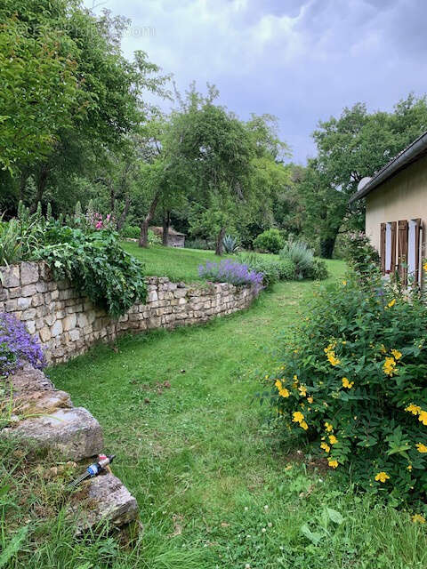 Maison à GRUN-BORDAS