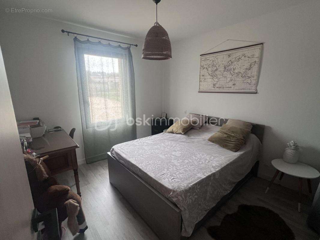 Maison à SAINT-SEURIN-SUR-L'ISLE