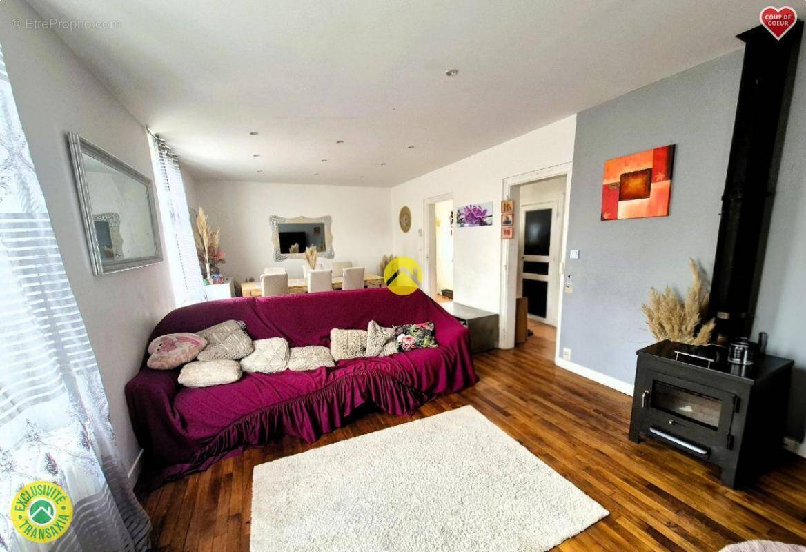 Maison à CHEZAL-BENOIT