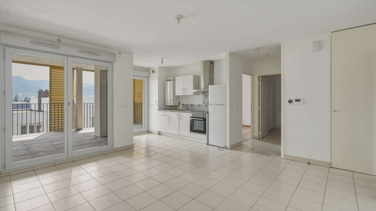 Exclusivité - limite chamalières - t2 - 45m2 - terrasse cave et stationnement - photo 2