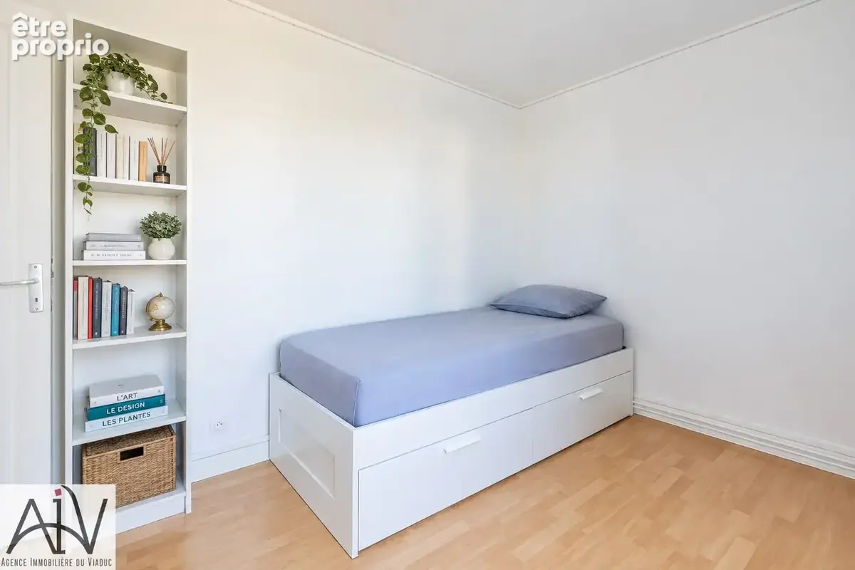 Appartement 5 pièces de 82 m2 avec trois chambres, box et cave - photo 9
