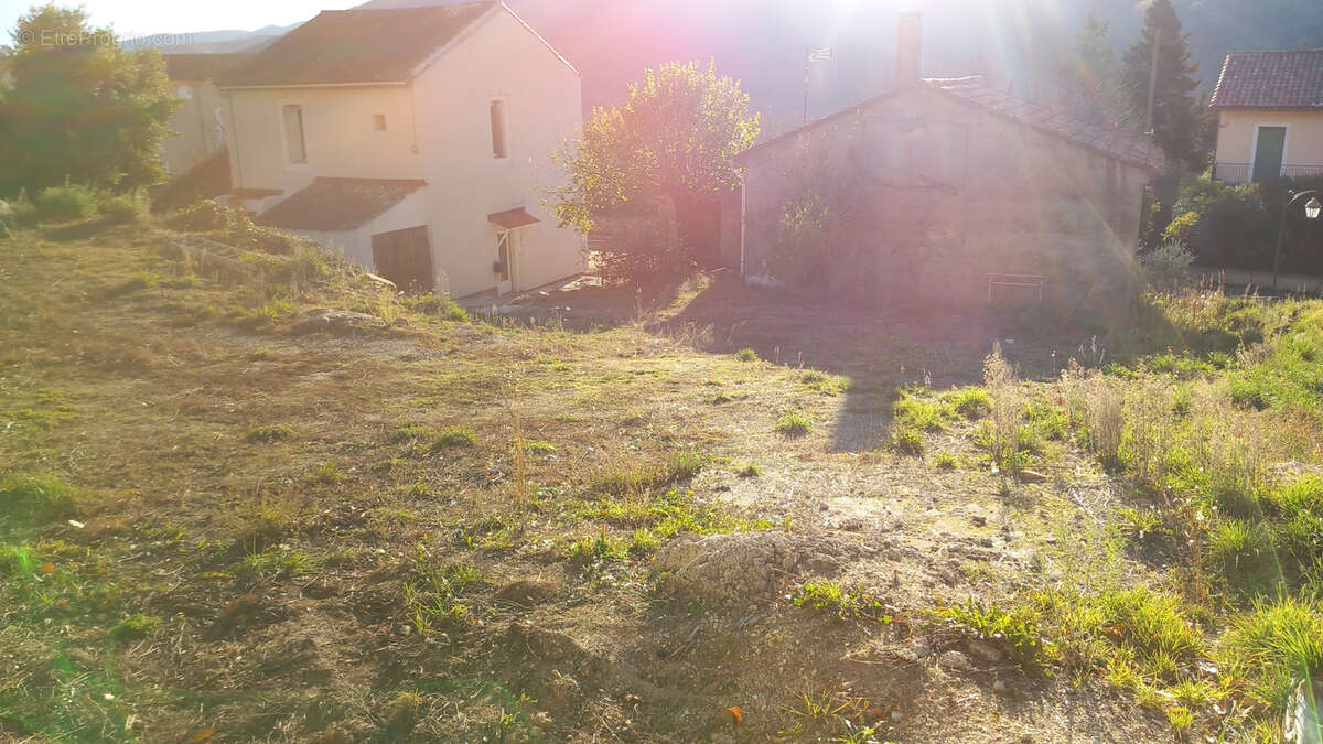 Maison à COLOMBIERES-SUR-ORB