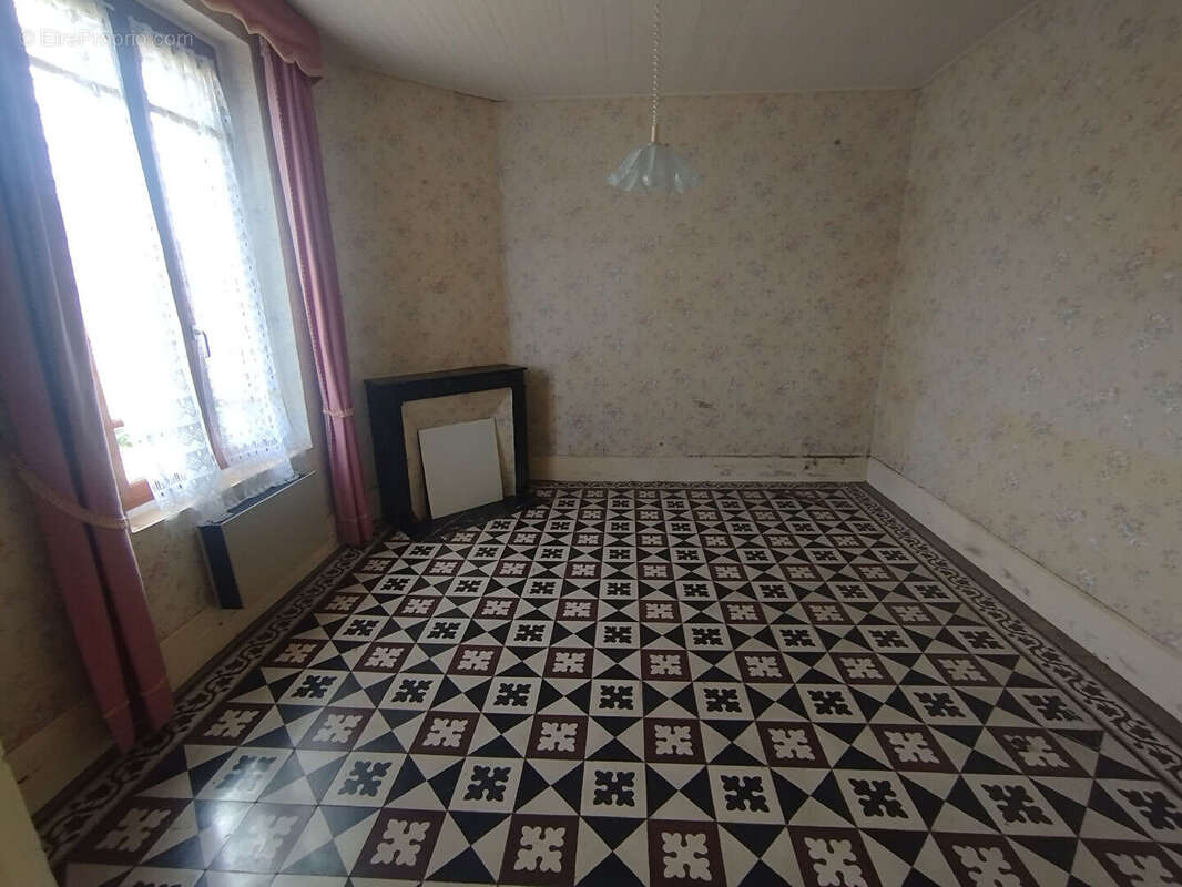 Maison à SAINT-AGIL