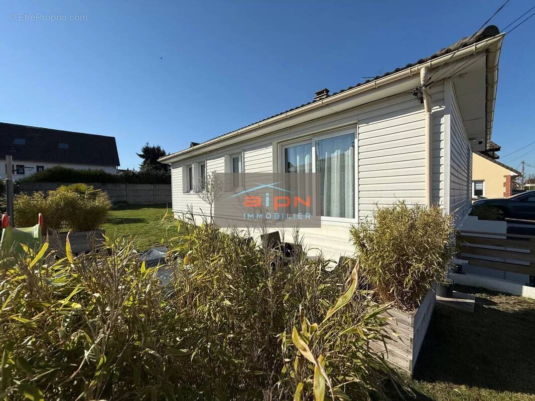 Maison à SAINT-ETIENNE-DU-ROUVRAY