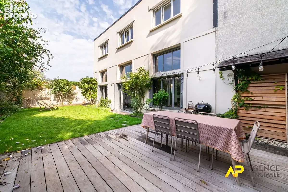 Maison de prestige à vendre à Colombes - 6 pièces, 136 m², jardin et stationnement - photo 2