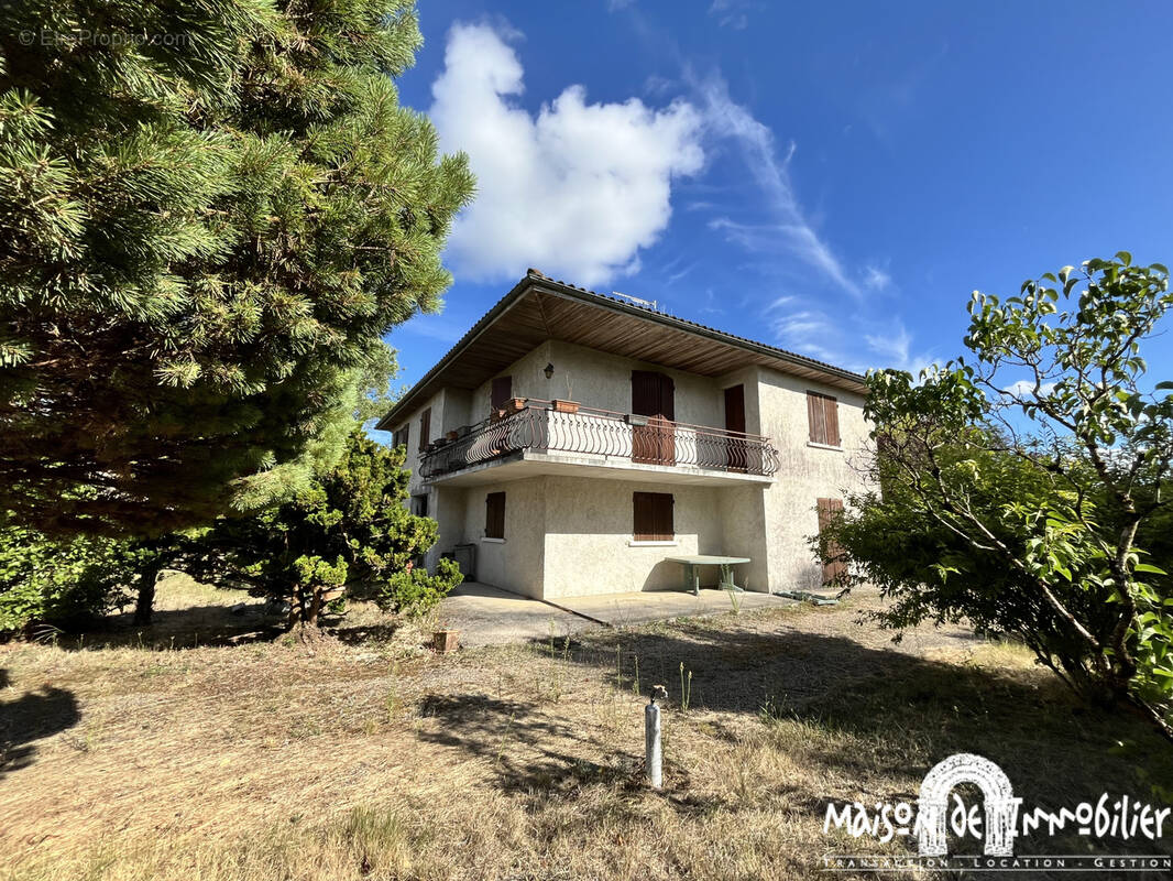 Maison à GENSAC-LA-PALLUE