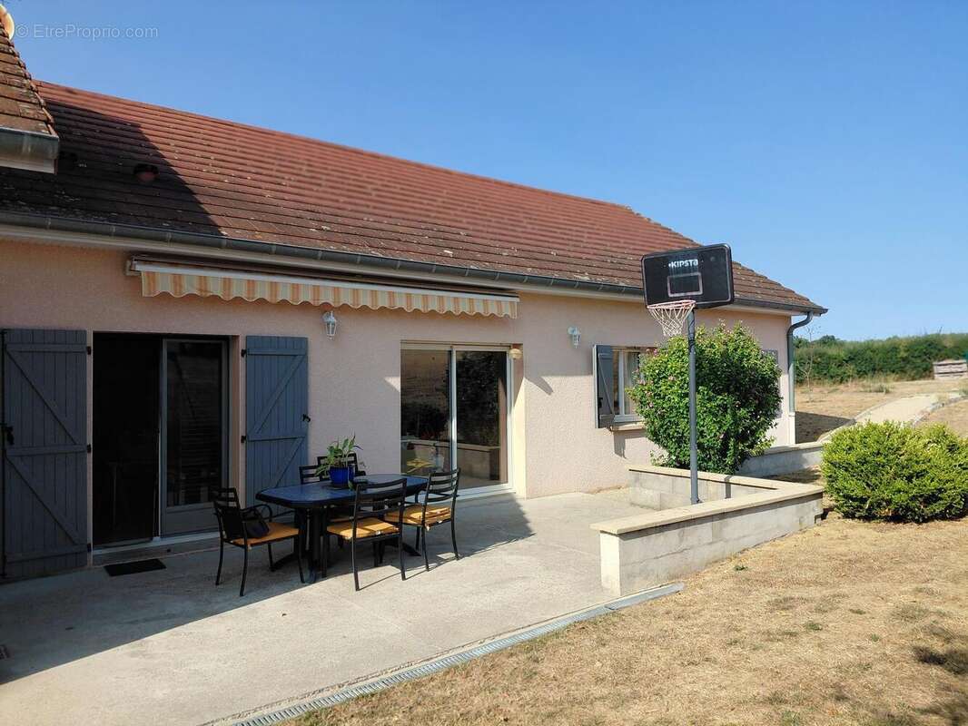 Maison 166 m² à Charlieu  - photo 3