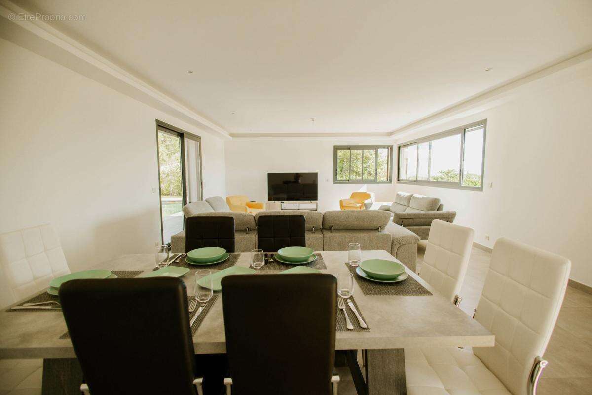 Villa 229M2 piscine terrain garage volume - photo 5