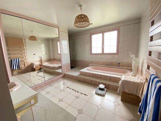 Maison à MONTRICHARD