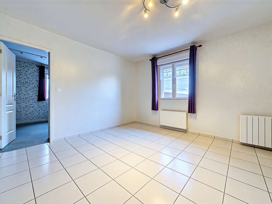 Maison à MONTMIRAIL