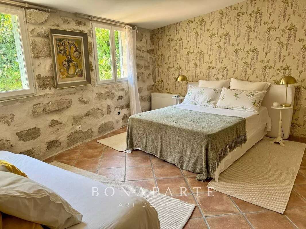 Proche de saint-remy-de-provence - maison de village  de caractere avec annexe - photo 8