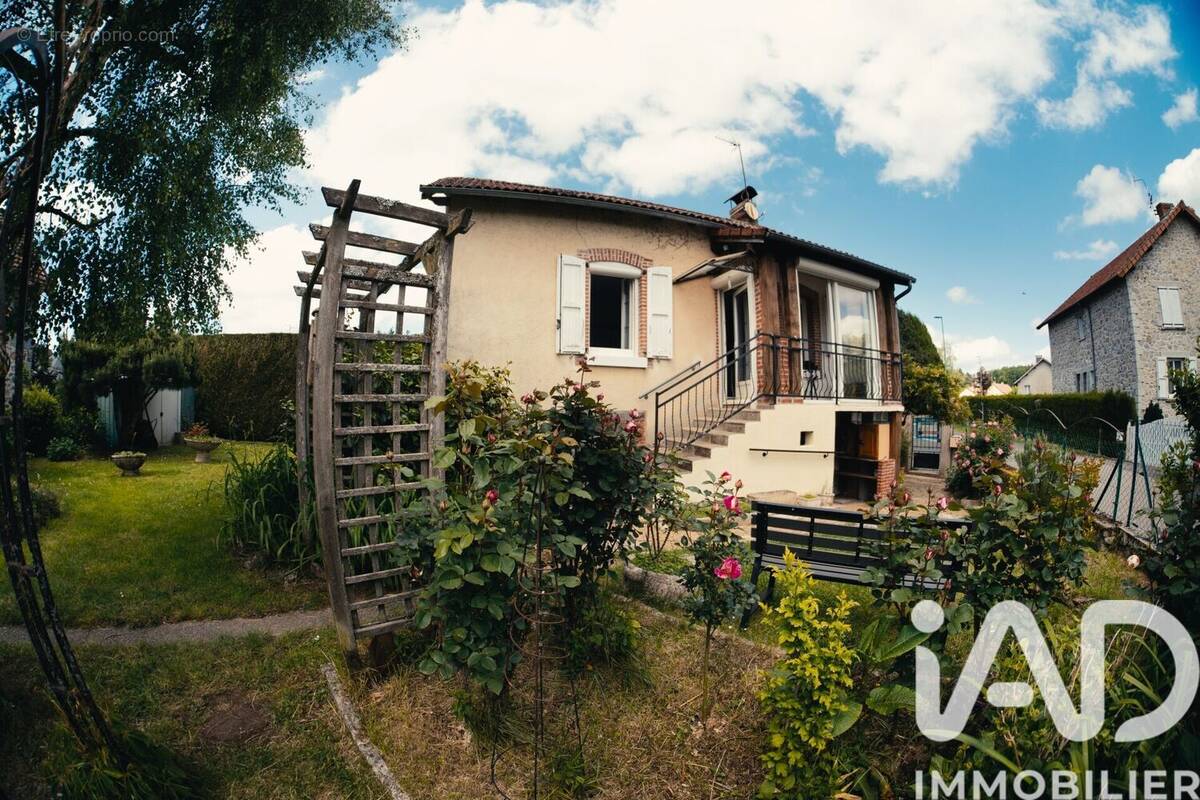 Photo 1 - Maison à LE ROUGET