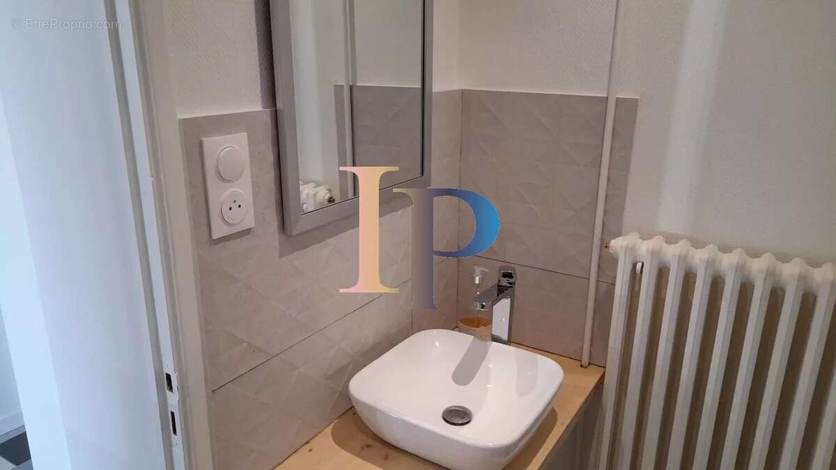 Maison à LA CLAYETTE