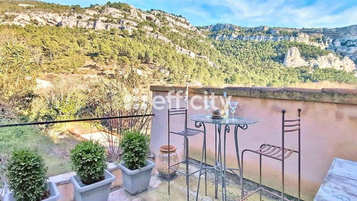 Maison à FONTAINE-DE-VAUCLUSE