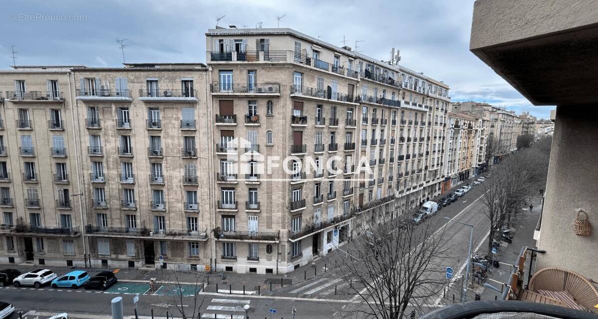 Appartement à MARSEILLE-4E