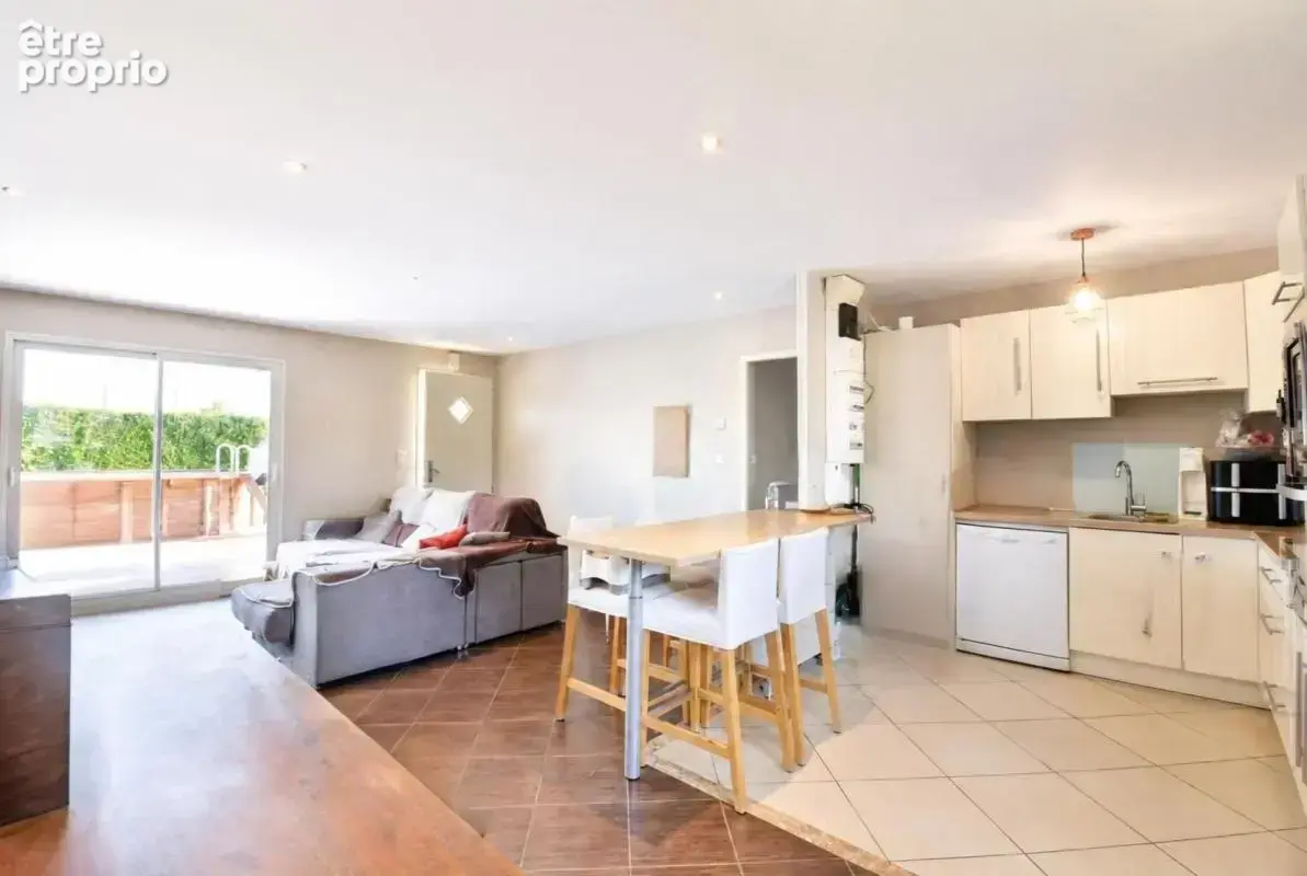 Maison 4 chambres 850 m² terrain à st seurin sur l'isle - photo 3