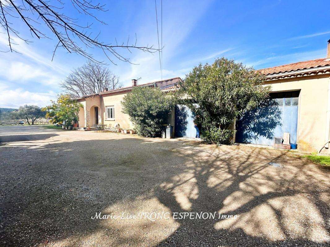 Maison à PERNES-LES-FONTAINES
