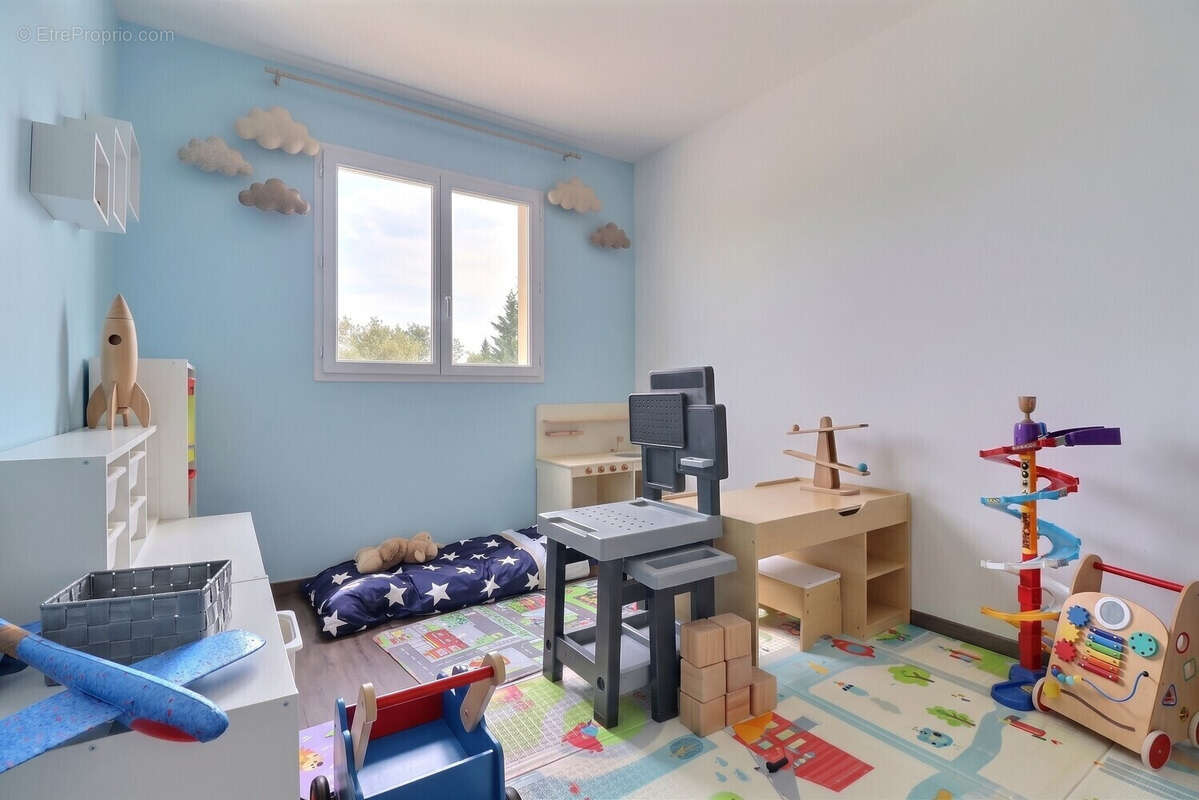 maison 5 pièces - 155 m² - Landiras - photo 8