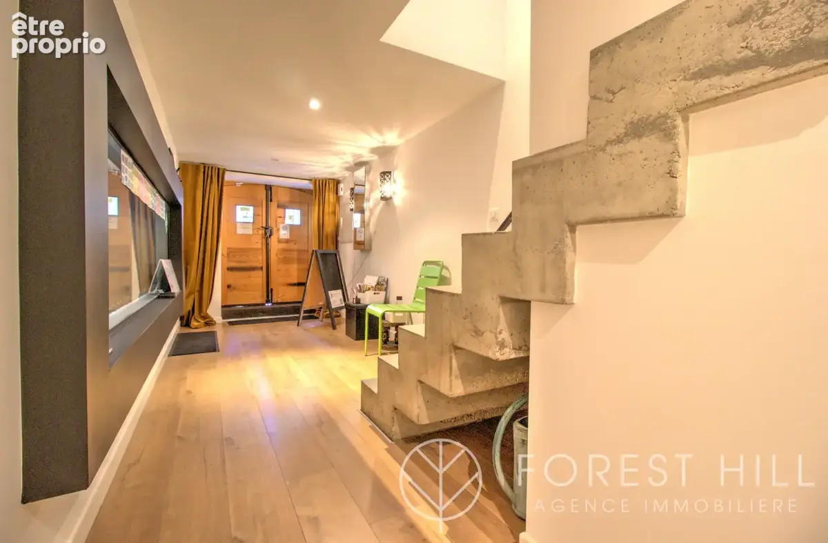 En plein centre, à l'abri du bruit : une maison qui se démarque - photo 12