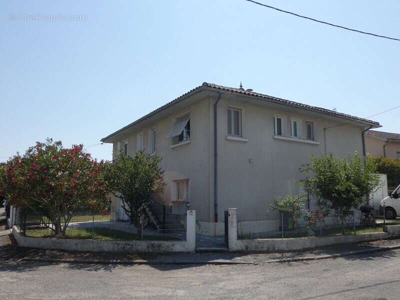 Maison à SEISSAN