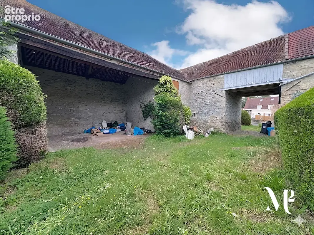 Ensemble à fort potentiel - Maison + 2 granges sur 2600m² de terrain - photo 12