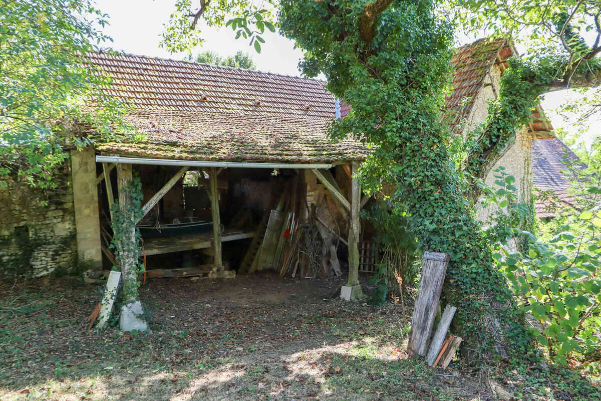 Maison à BEYNAC-ET-CAZENAC