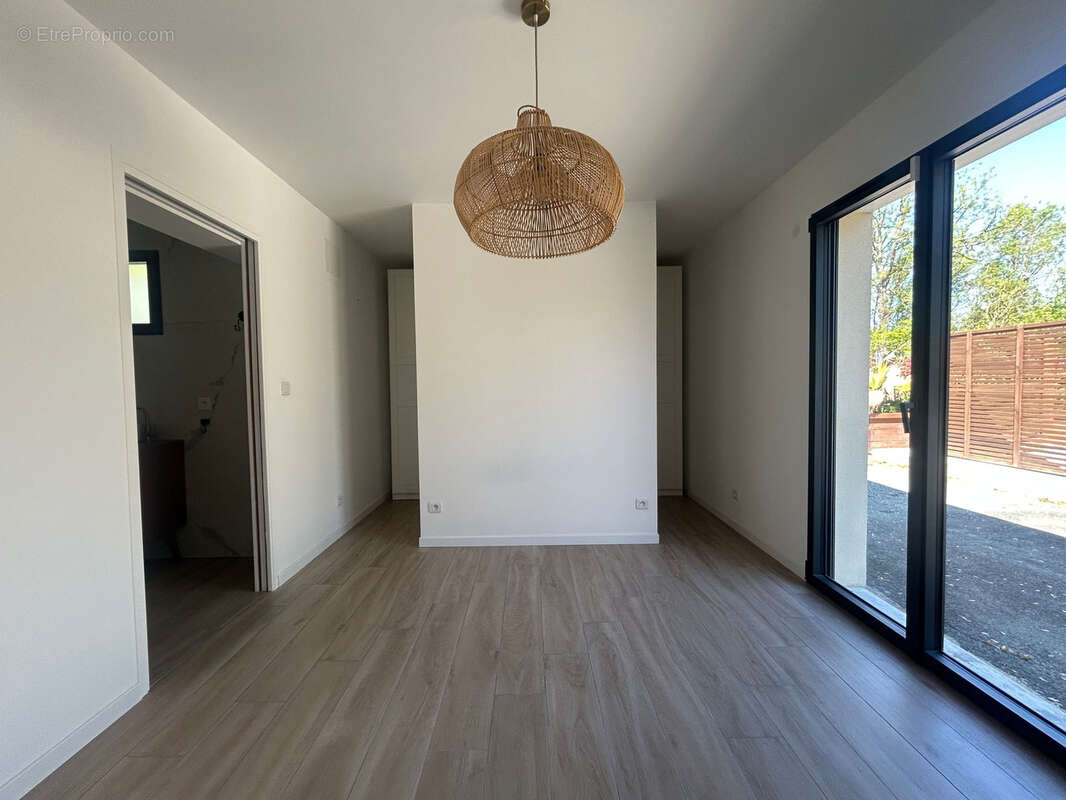 Maison à AMBARES-ET-LAGRAVE