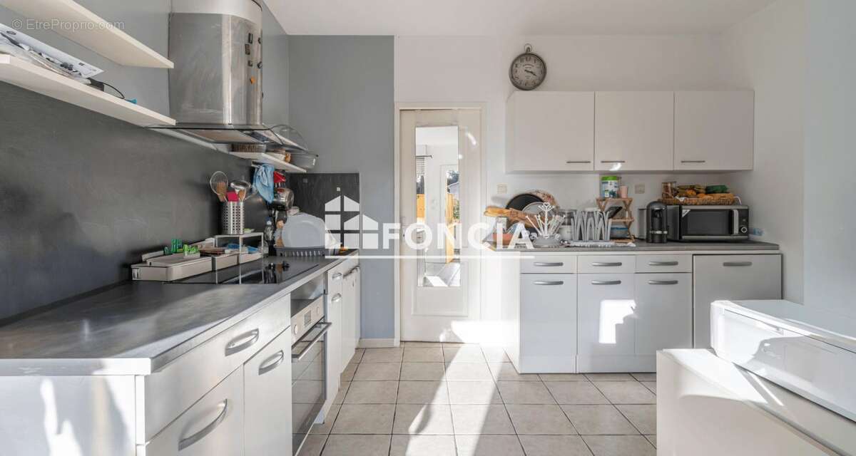 Appartement à PORT-DE-BOUC