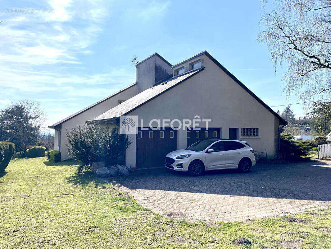 Maison à RIEUPEYROUX