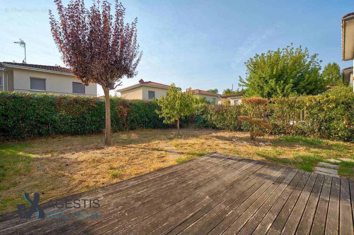   - Maison à SAINT-JEAN