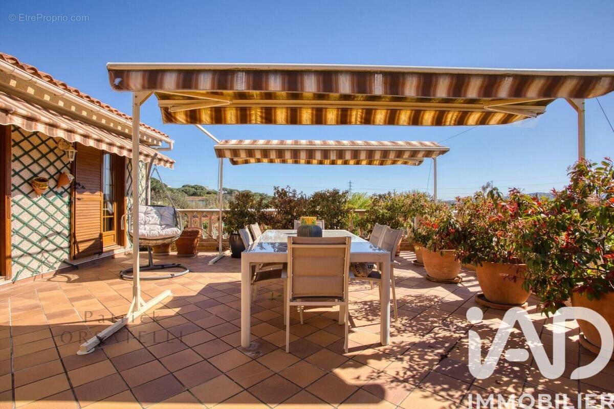 Photo 1 - Maison à FREJUS