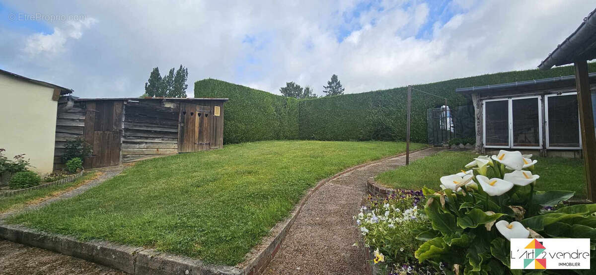 Maison à MAIGNELAY-MONTIGNY