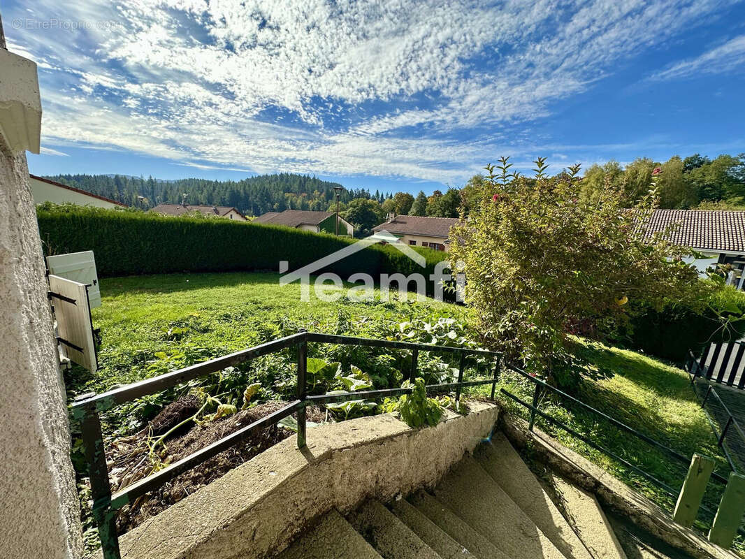 Maison à CELLES-SUR-DUROLLE