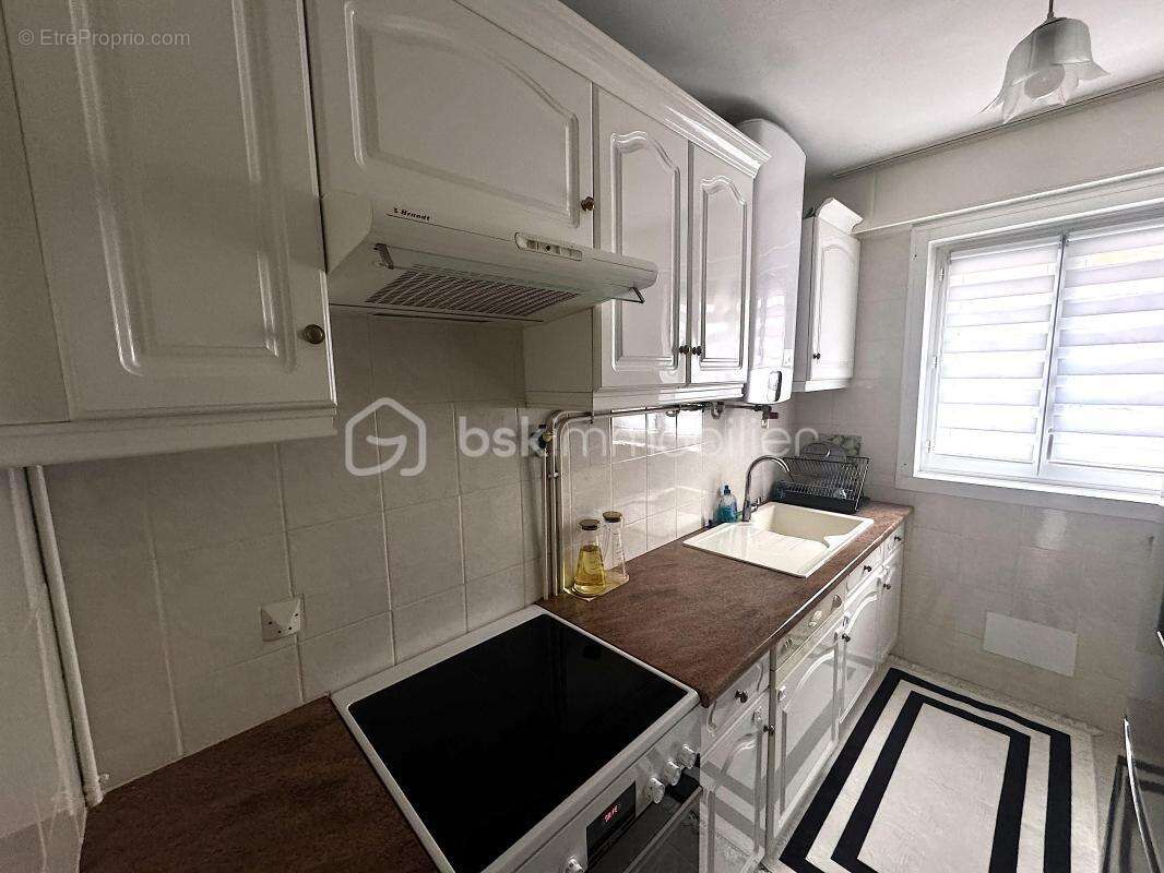 Appartement à SAINT-JEAN-DE-LA-RUELLE