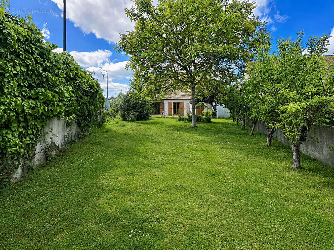 Maison à MAGNY-LES-HAMEAUX