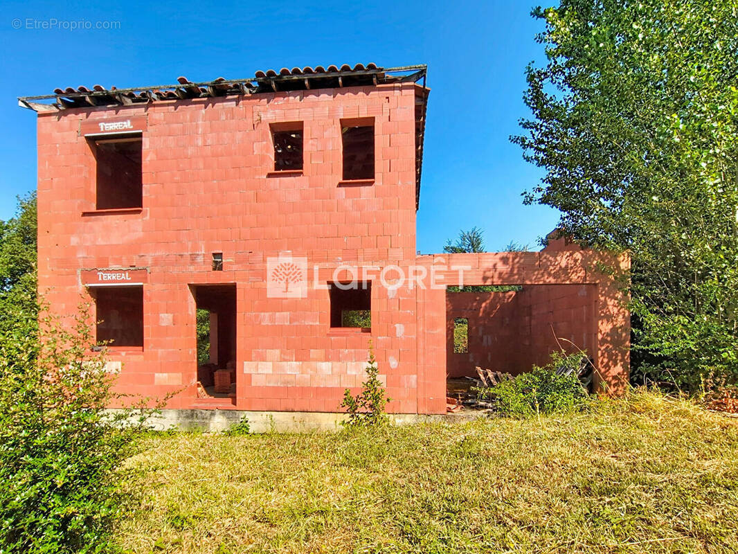 Maison à MONCLAR-DE-QUERCY