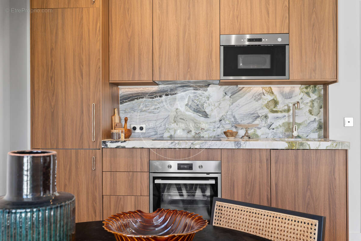 Appartement à PARIS-7E