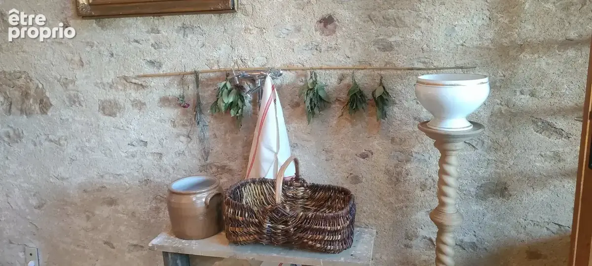 AUTHENTIQUE !!! Grande et belle maison en pierre dans un cadre préservé - photo 34